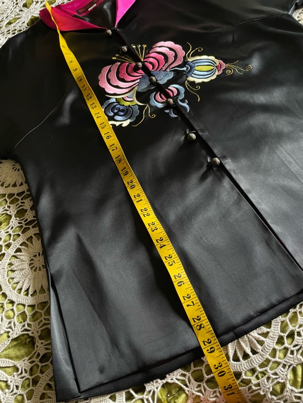 Asian embroidered jacket - Picture 9 of 15